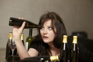 Read more about the article Как алкоголь влияет на женщин